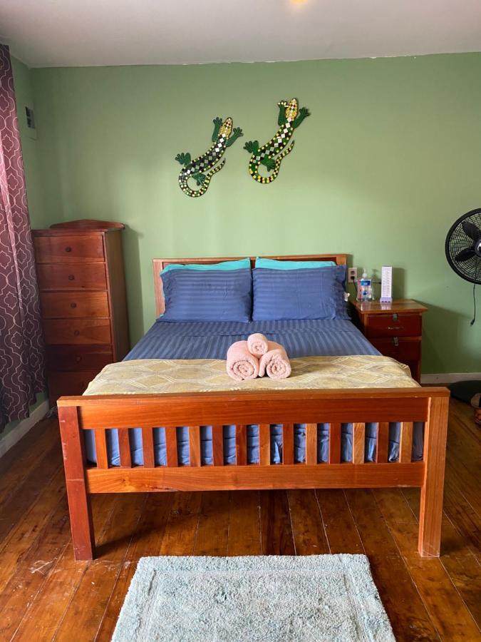 Go Slow Guesthouse Caye Caulker Eksteriør bilde