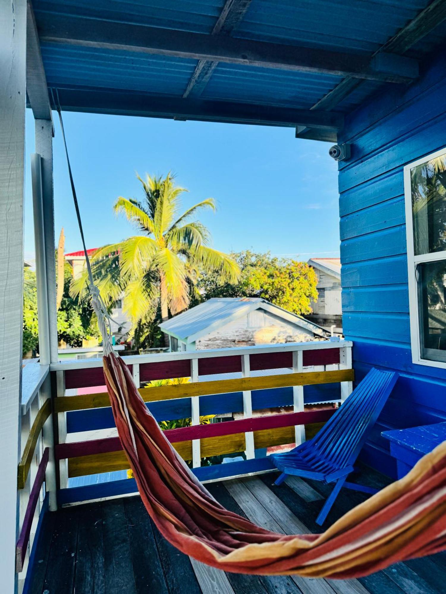 Go Slow Guesthouse Caye Caulker Eksteriør bilde