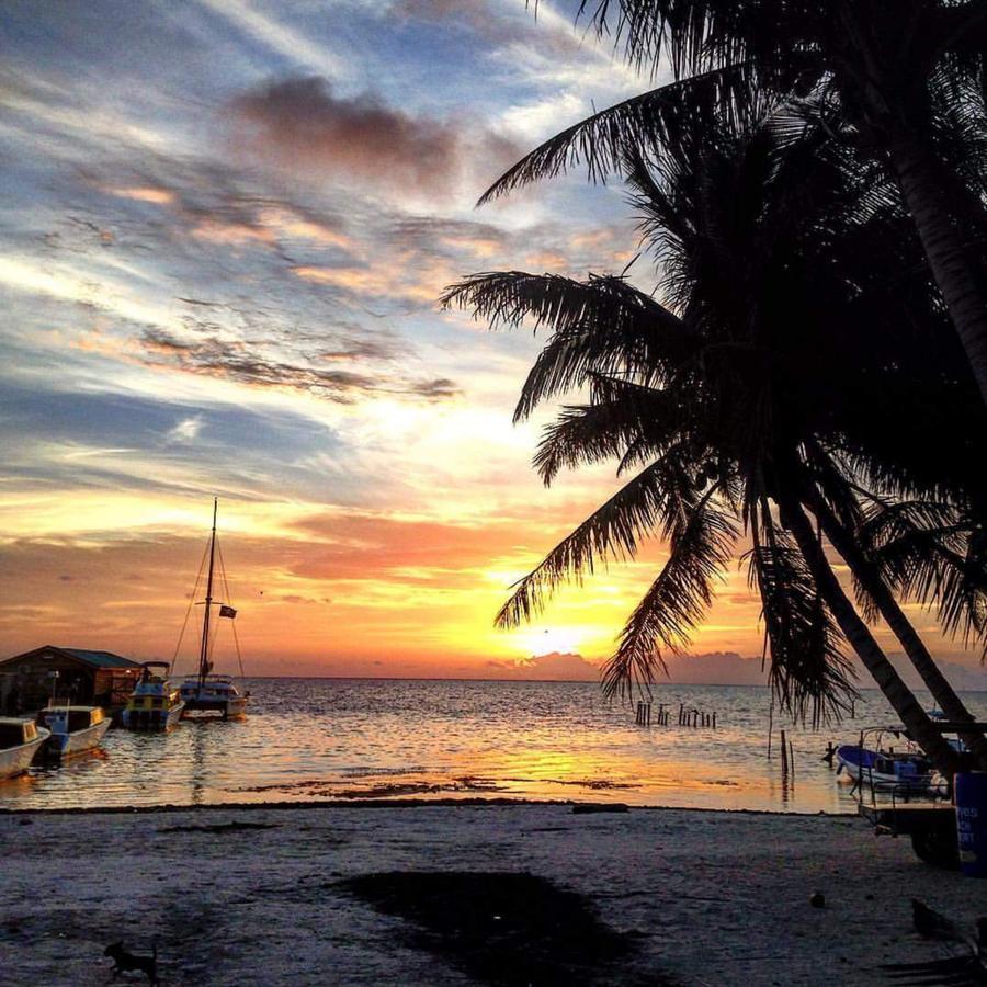 Go Slow Guesthouse Caye Caulker Eksteriør bilde